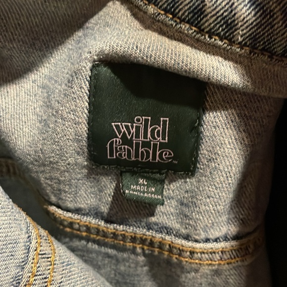 light wash denim jacket - Picture 5 of 6